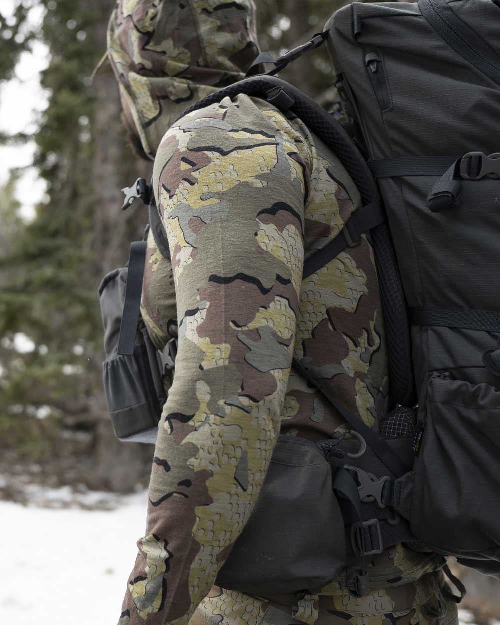 ULTRA Merino 120 LT LS Hoodie | Bone - Image 3