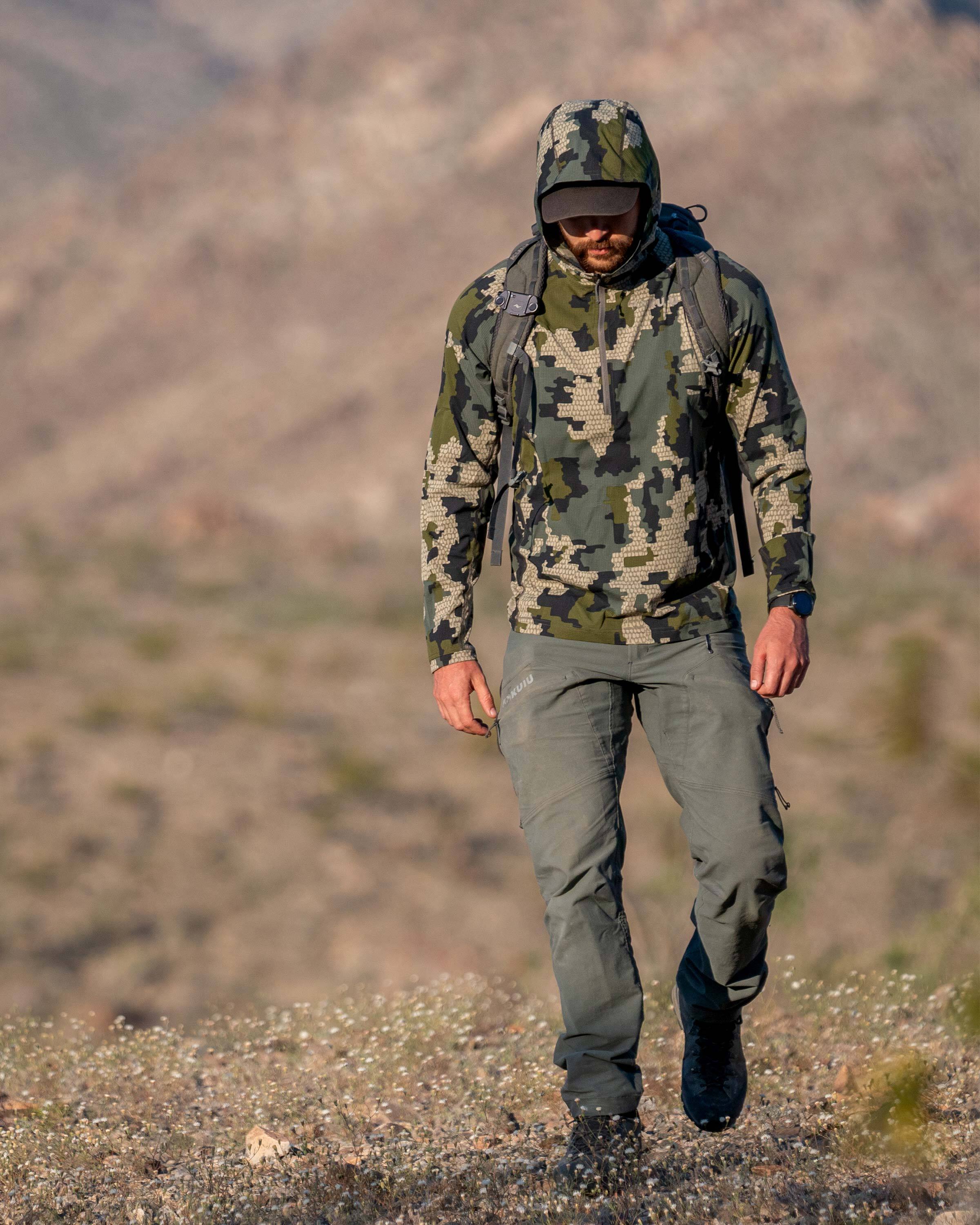 Tiburon Hybrid Hoodie | Khaki - Image 12