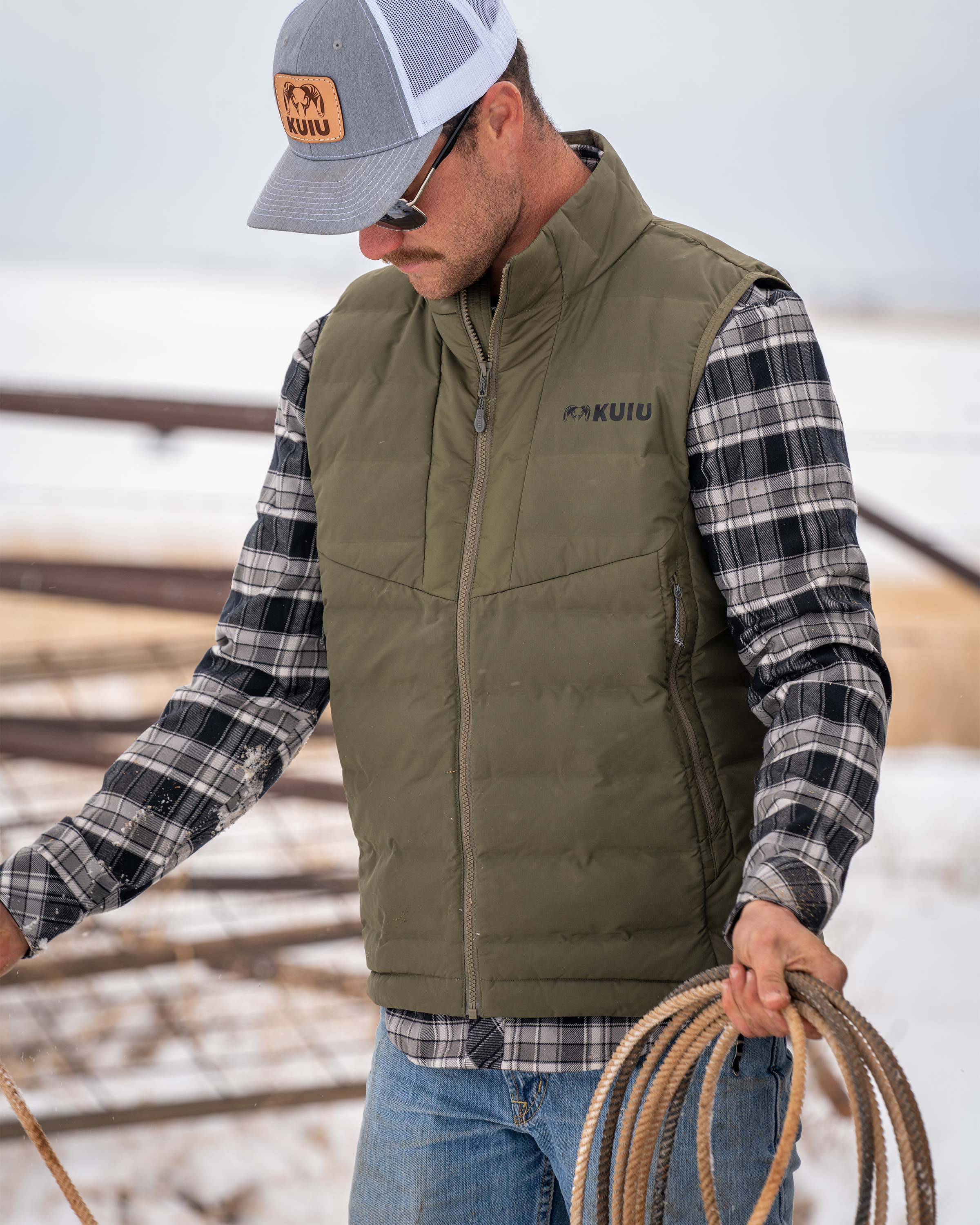 Elements Vest | Carbon - Image 3