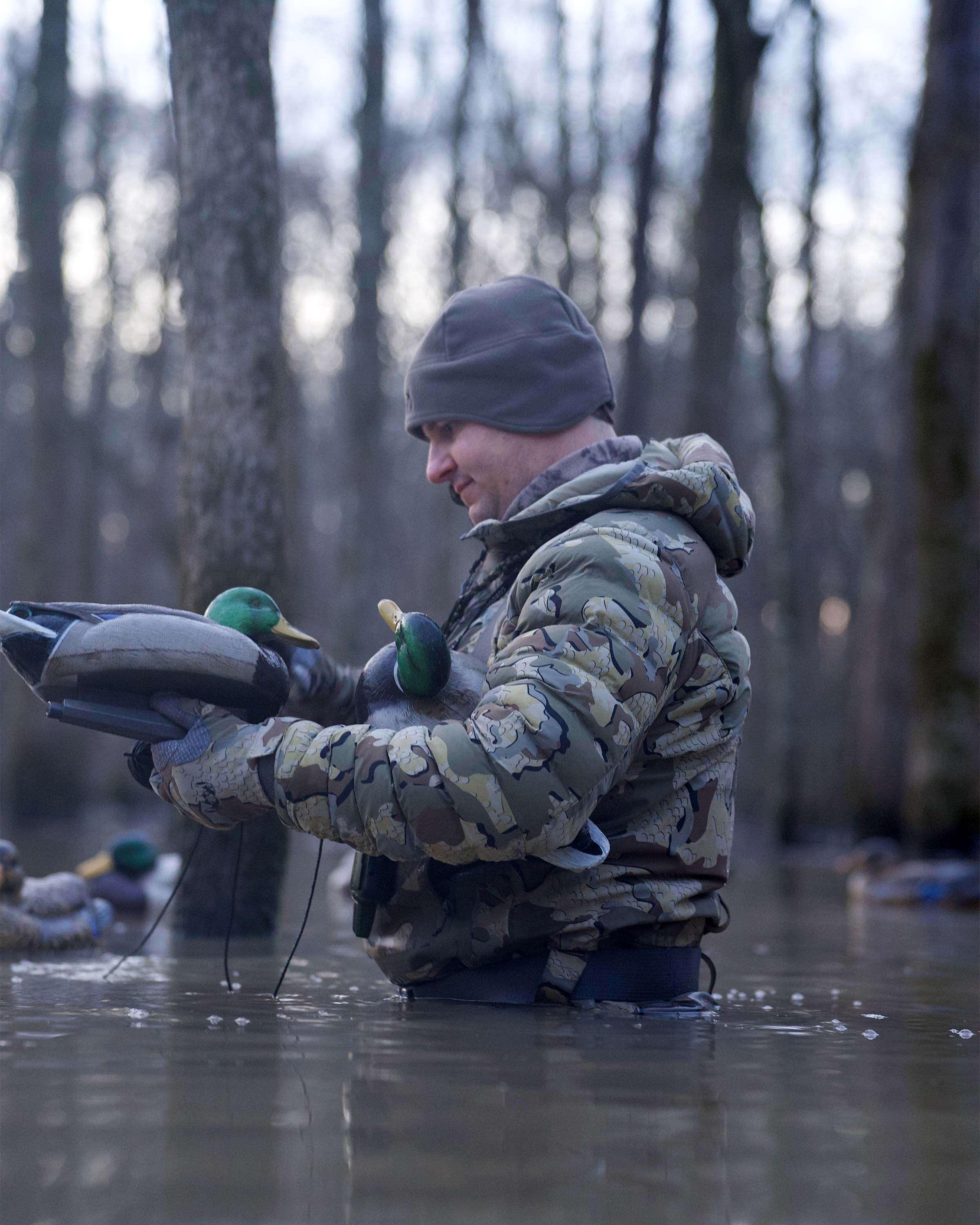 Outlet Flyway Insulated Hooded Jacket | Gunmetal - Image 11