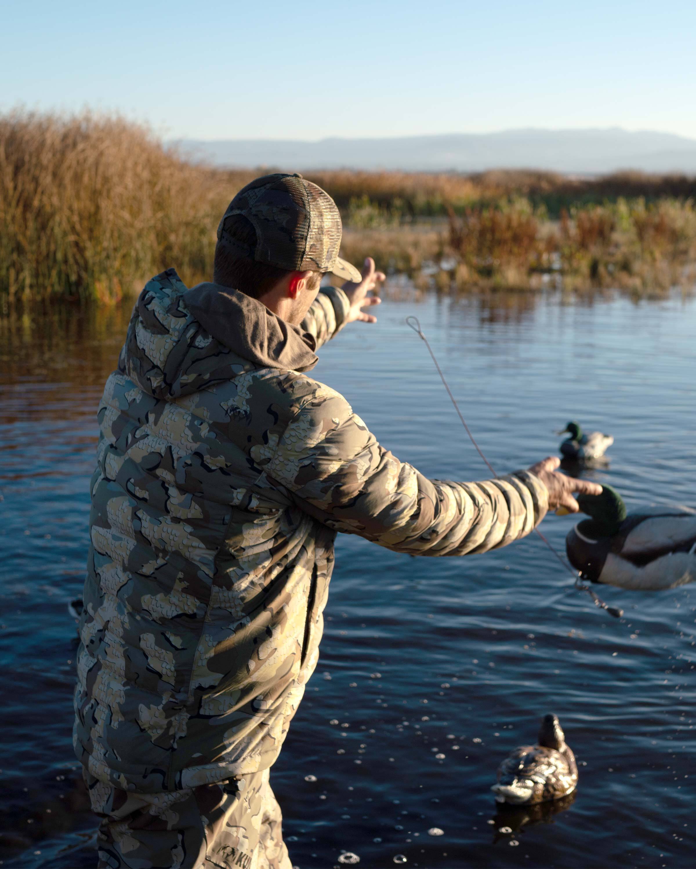 Outlet Flyway Insulated Hooded Jacket | Gunmetal - Image 7