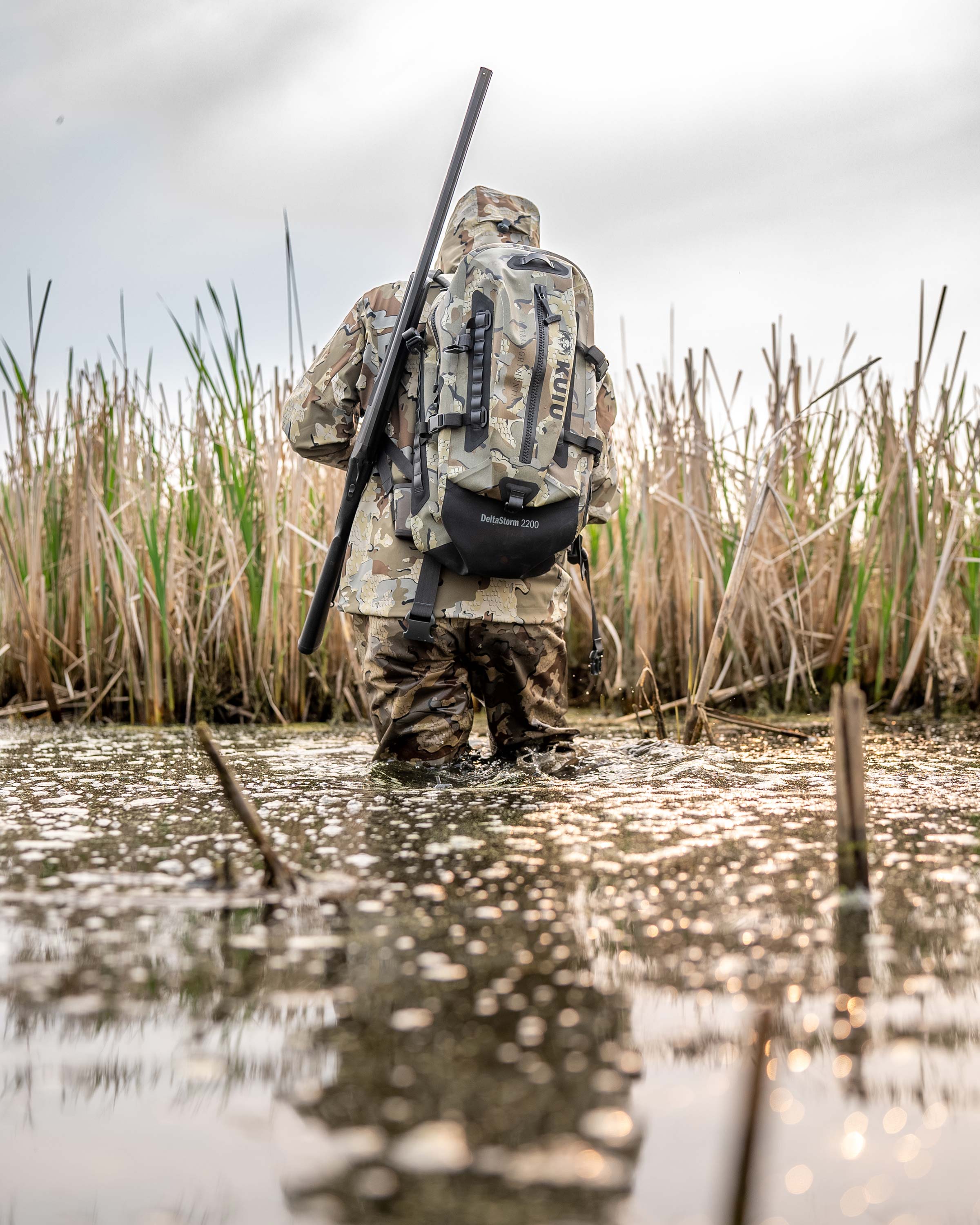 DeltaStorm 2200 Submersible Backpack | Stone - Image 18