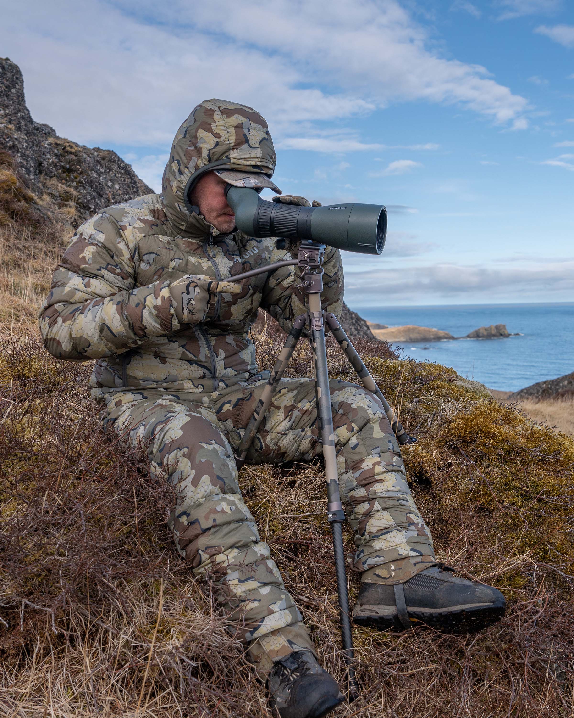 Super Down LT Hooded Jacket | Vias - Image 7