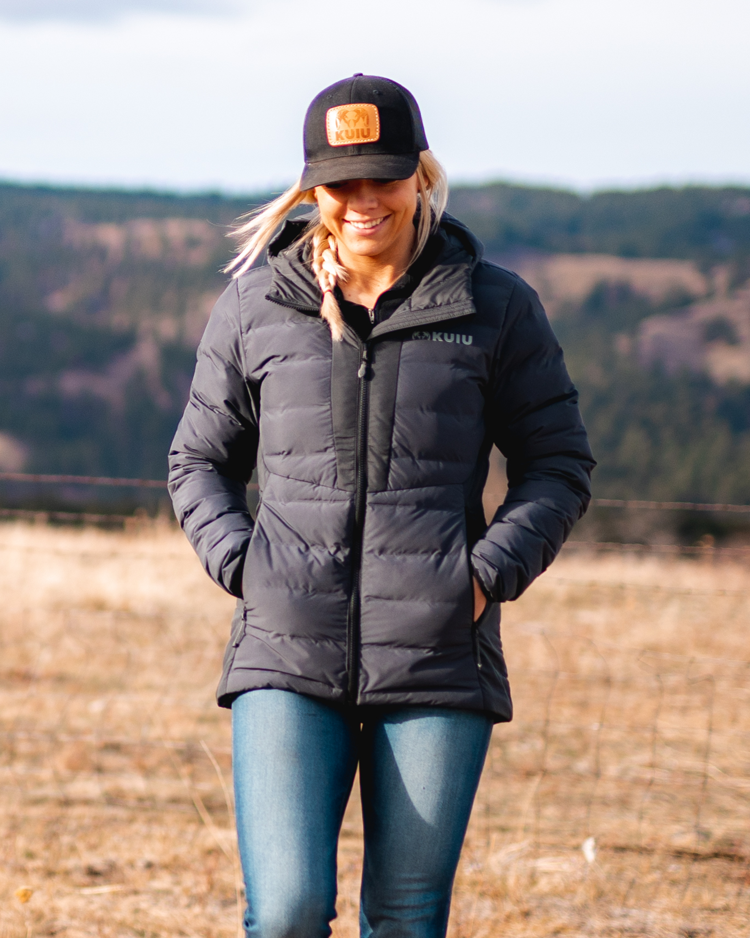 Women's Elements Hooded Jacket | Carbon - Image 3